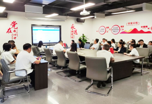 福鹿会餐饮治理集团召开数字化办公正台线下培训聚会